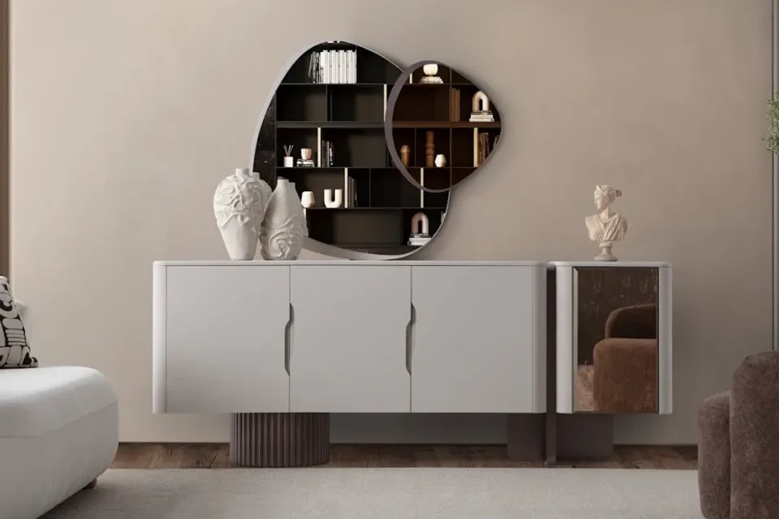 Modern bir yemek odasında zarif ahşap yemek masası ve sandalyeler, masa üzerinde sade dekorasyon ve yumuşak doğal ışık.