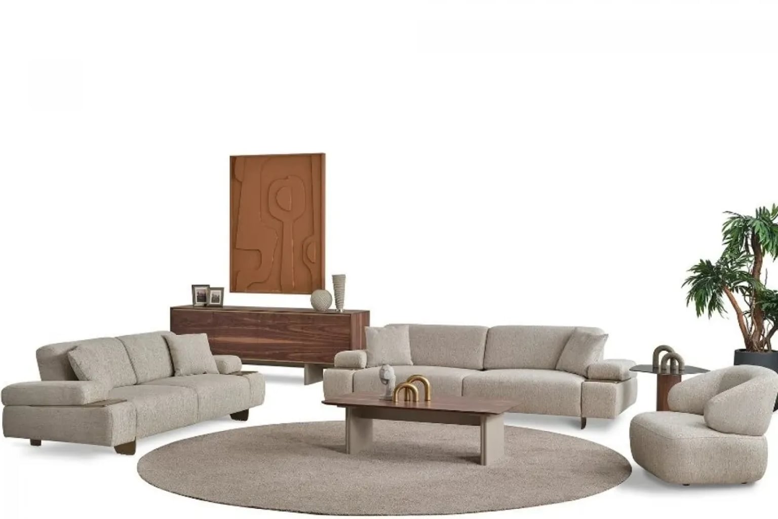 Modern bir salon, krem rengi L koltuk ve ahşap orta sehpa ile ortalanmış, doğal ışıkla aydınlatılmış sıcak bir atmosfer.